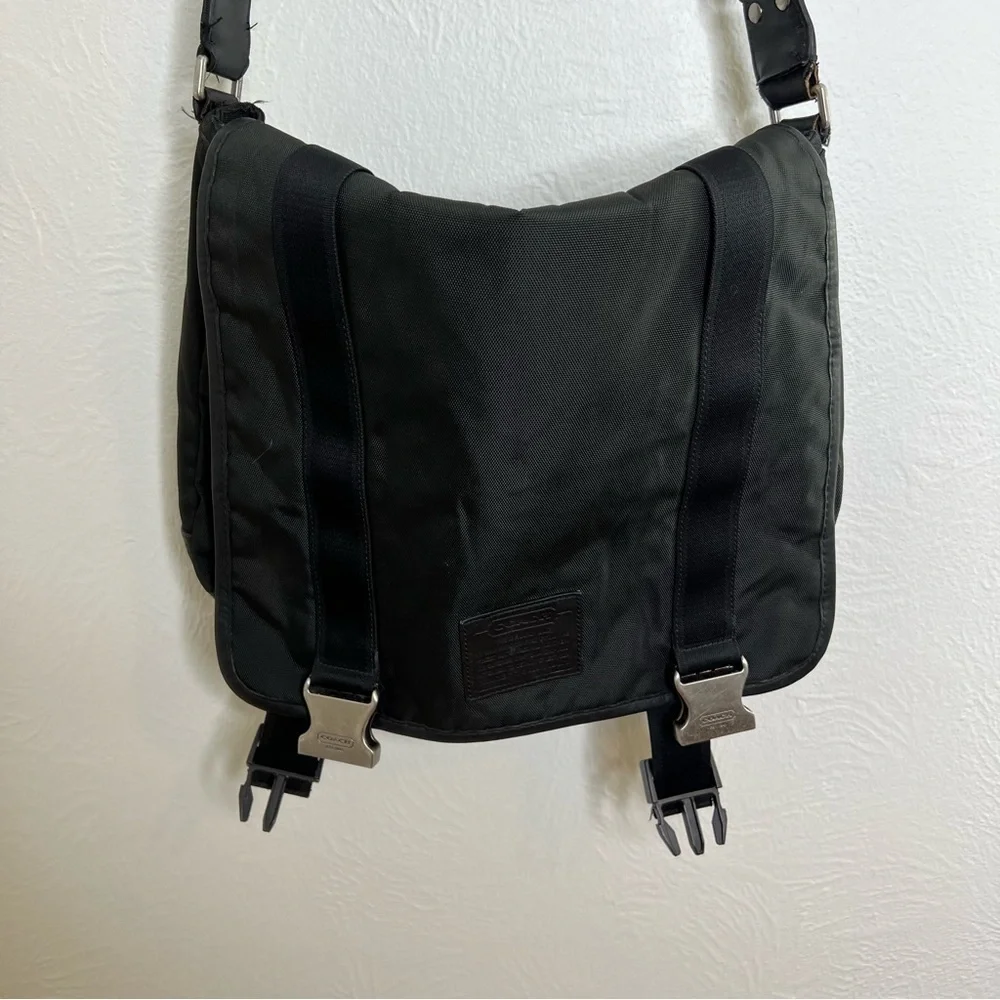 Coach F70422 Mens Voyager Messenger Bag Black Nylon Leather Shoulder Strap